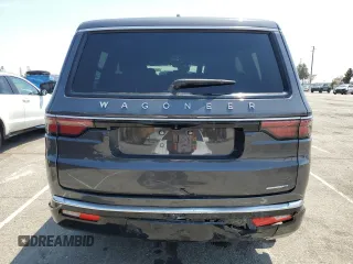 2022 Jeep Wagoneer Series II z VIN 1C4SJUBT3NS165413, wystawiony jako Copart lot #55669825 z przebiegiem 12 693 mil mil oraz Szkoda całkowita • Salvage title. Historia ofert i sprzedaży dostępna na DreamBid. Obrazek 6.
