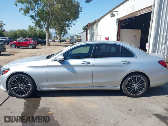 2020 Mercedes-Benz C 300 с VIN W1KWF8DB4LR579695, выставлен на аукционе IAAI как лот 42401232 с пробегом 76 765 миль миль и . История ставок и продаж доступна на DreamBid. Изображение 14.