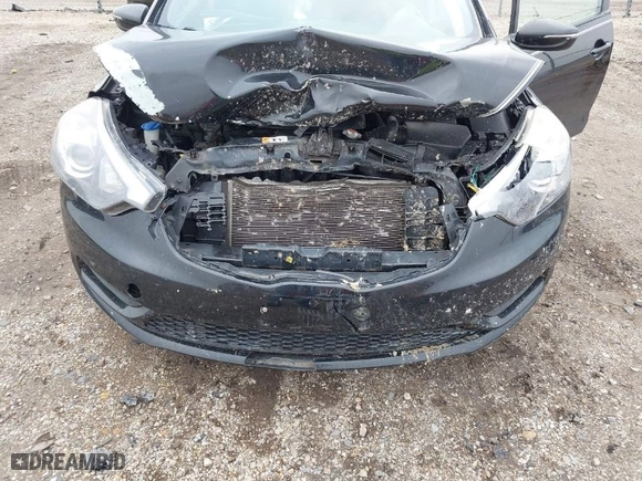 2016 Kia Forte LX with VIN KNAFX4A65G5608901, listed as a IAAI auction lot 40951331 with 108,815 mi miles. Bid and sale history available at carsss.com. Image 6.