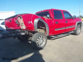 2005 Chevrolet Silverado 1500 LS with VIN 2GCEK13T251264604, listed as a IAAI auction lot 41742967 with 236,070 mi miles. Bid and sale history available at carsss.com. Image 4.