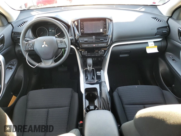 2024 Mitsubishi Eclipse Cross ES z VIN JA4ATUAA0RZ067663, wystawiony jako Copart lot #80663844 z przebiegiem 4 mil mil oraz Szkoda całkowita • Salvage title. Historia ofert i sprzedaży dostępna na DreamBid. Obrazek 8.