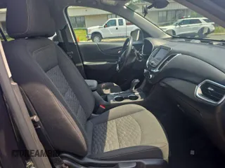 2020 Chevrolet Equinox LT z VIN 2GNAXTEV2L6238862, wystawiony jako IAAI lot #42573209 z przebiegiem 74 240 mil mil oraz . Historia ofert i sprzedaży dostępna na DreamBid. Obrazek 1.