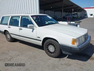 1993 Volvo 960 с VIN YV1KW9517P0010929, выставлен на аукционе IAAI как лот 42159784 с пробегом 246 735 миль миль и . История ставок и продаж доступна на DreamBid. Изображение 1.