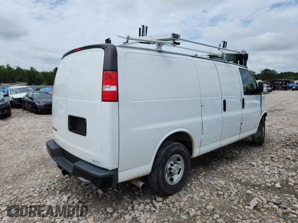 2023 Chevrolet Express Cargo with VIN 1GCWGAFP8P1113635, listed as a Copart auction lot 62947825 with 37,544 mi miles and Salvage title. Bid and sale history available at DreamBid. Image 3.