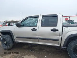 2006 Chevrolet Colorado LT w/2LT with VIN 1GCDT136768248996, listed as a IAAI auction lot 41984230 with 230,150 mi miles. Bid and sale history available at carsss.com. Image 14.