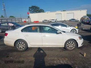 2013 Volkswagen Jetta SE with VIN 3VWDP7AJ7DM360993, listed as a IAAI auction lot 42242271 with 181,781 mi miles and . Bid and sale history available at DreamBid. Image 13.