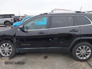 2019 Jeep Cherokee Latitude Plus with VIN 1C4PJLLX2KD216224, listed as a IAAI auction lot 41291181 with 79,111 mi miles. Bid and sale history available at carsss.com. Image 14.