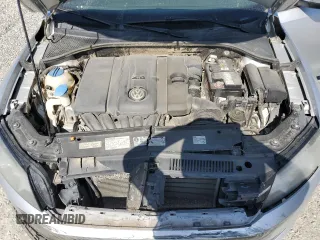 2013 Volkswagen Passat Wolfsburg Edition z VIN 1VWAH7A31DC027577, wystawiony jako Copart lot #54858125 z przebiegiem 88 685 mil mil oraz Szkoda całkowita • Salvage title. Historia ofert i sprzedaży dostępna na DreamBid. Obrazek 11.