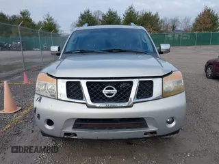2011 Nissan Armada Platinum z VIN 5N1AA0NC2BN615574, wystawiony jako IAAI lot #41222471 z przebiegiem 340 803 mil mil oraz . Historia ofert i sprzedaży dostępna na DreamBid. Obrazek 12.