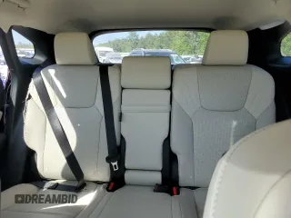 2024 Lexus RX 350 z VIN 2T2BAMBA2RC052098, wystawiony jako Copart lot #52634835 z przebiegiem 1630 mil mil oraz Szkody całkowita. Historia ofert i sprzedaży dostępna na DreamBid. Obrazek 10.