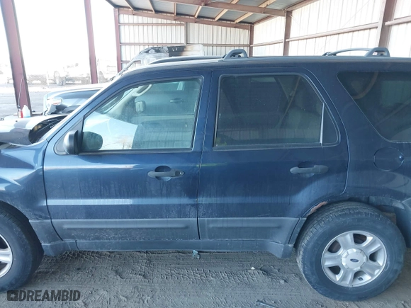 2004 Ford Escape XLT with VIN 1FMYU93194KA77634, listed as a IAAI auction lot 41663464 with 149,600 mi miles. Bid and sale history available at carsss.com. Image 14.