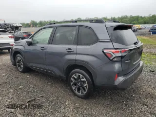 2025 Subaru Forester Premium z VIN JF2SLDDC8SH433230, wystawiony jako Copart lot #57046655 z przebiegiem 4 688 mil mil oraz Szkoda całkowita • Salvage title. Historia ofert i sprzedaży dostępna na DreamBid. Obrazek 2.