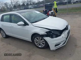 2020 Volkswagen Golf TSI z VIN 3VWG57AU0LM004011, wystawiony jako IAAI lot #41913180 z przebiegiem 111 157 mil mil oraz . Historia ofert i sprzedaży dostępna na DreamBid. Obrazek 1.