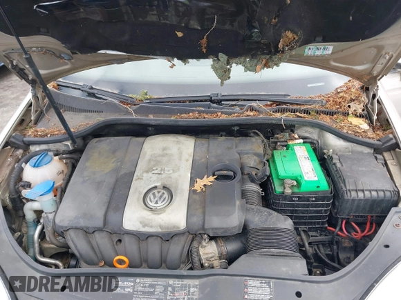 2005 Volkswagen Jetta 2.5L with VIN 3VWSG71K15M647327, listed as a IAAI auction lot 41982037 with 42,345 mi miles and . Bid and sale history available at DreamBid. Image 10.