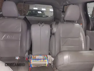 2018 Toyota Sienna XLE Auto Access Seat with VIN 5TDYZ3DC1JS960019, listed as a IAAI auction lot 41491992 with 128,021 mi miles. Bid and sale history available at carsss.com. Image 8.