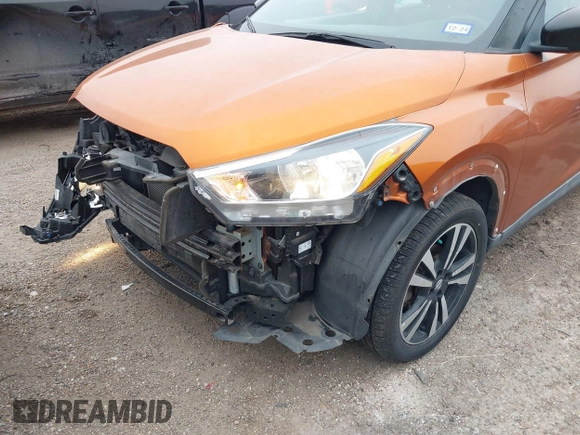 2019 Nissan Kicks SR with VIN 3N1CP5CU7KL556416, listed as a IAAI auction lot 41414054 with 53,250 mi miles. Bid and sale history available at carsss.com. Image 6.