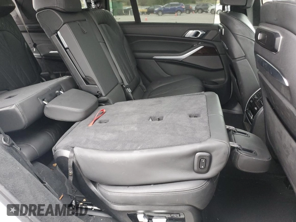 2024 BMW X7 xDrive40i z VIN 5UX23EM06R9S67707, wystawiony jako Copart lot #50916935 z przebiegiem 27 958 mil mil oraz Szkoda całkowita • Salvage title. Historia ofert i sprzedaży dostępna na DreamBid. Obrazek 11.