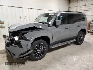 2024 Lexus GX 550 Premium z VIN JTJTBCDX5R5000900, wystawiony jako Copart lot #52460725 z przebiegiem 12 787 mil mil oraz Szkoda całkowita • Salvage title. Historia ofert i sprzedaży dostępna na DreamBid. Obrazek 1.
