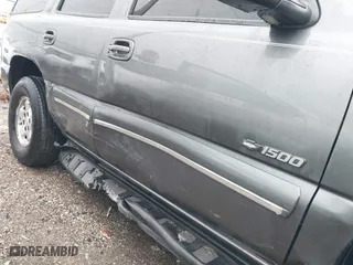 2001 Chevrolet Tahoe LT with VIN 1GNEK13T61J232455, listed as a IAAI auction lot 41208590 with 267,170 mi miles. Bid and sale history available at carsss.com. Image 6.