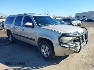 2007 Chevrolet Suburban LTZ with VIN 3GNFK16347G119114, listed as a IAAI auction lot 41600864 with 307,979 mi miles. Bid and sale history available at carsss.com. Image 1.