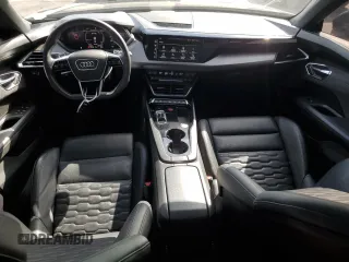 2022 Audi e-tron GT Prestige z VIN WAUEJBFW2N7006498, wystawiony jako Copart lot #45764865 z przebiegiem 17 849 mil mil oraz Szkoda całkowita • Salvage title. Historia ofert i sprzedaży dostępna na DreamBid. Obrazek 8.