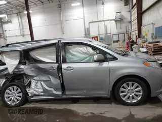 2017 Toyota Sienna LE with VIN 5TDJZ3DC9HS185755, listed as a IAAI auction lot 41838859 with 42,992 mi miles. Bid and sale history available at carsss.com. Image 14.