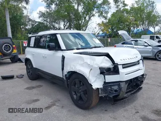 2022 Land Rover Defender X-Dynamic HSE z VIN SALE37RU8N2085461, wystawiony jako IAAI lot #42117375 z przebiegiem 37 501 mil mil oraz . Historia ofert i sprzedaży dostępna na DreamBid. Obrazek 1.