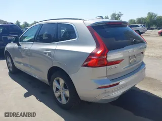 2022 Volvo XC60 Momentum with VIN YV4L12RK2N1052643, listed as a IAAI auction lot 41960135 with 64,280 mi miles. Bid and sale history available at carsss.com. Image 3.