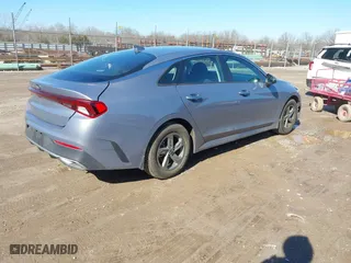 2021 Kia K5 LX with VIN 5XXG24J25MG024282, listed as a IAAI auction lot 41482863 with 88,097 mi miles. Bid and sale history available at carsss.com. Image 4.