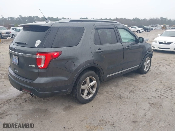 2019 Ford Explorer XLT with VIN 1FM5K7DH1KGB01563, listed as a IAAI auction lot 41548017 with 95,379 mi miles. Bid and sale history available at carsss.com. Image 4.