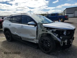 2022 GMC Terrain SLT z VIN 3GKALVEV6NL194805, wystawiony jako Copart lot #55059885 z przebiegiem 23 335 mil mil oraz Szkody całkowita. Historia ofert i sprzedaży dostępna na DreamBid. Obrazek 4.
