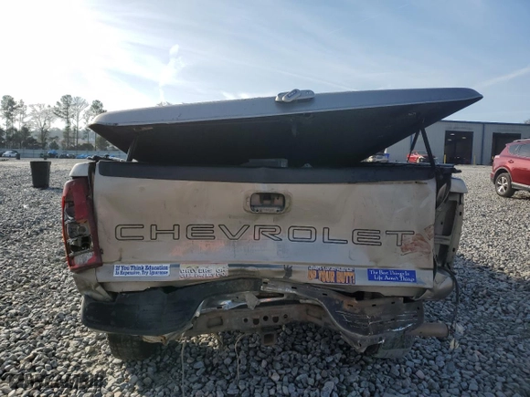 2002 Chevrolet Silverado 1500 LS with VIN 2GCEK19V921275846, listed as a Copart auction lot 85632694 with 204,150 mi miles and Salvage Title. Bid and sale history available at carsss.com. Image 6.