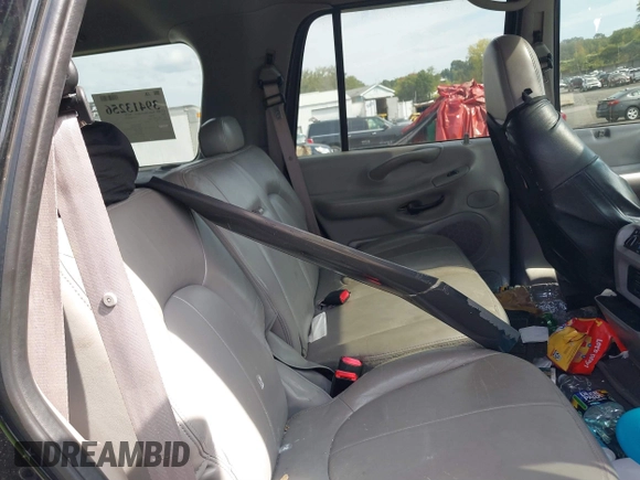 2000 Ford Expedition XLT with VIN 1FMRU166XYLB76413, listed as a IAAI auction lot 40357920 with 154,597 mi miles and . Bid and sale history available at DreamBid. Image 8.