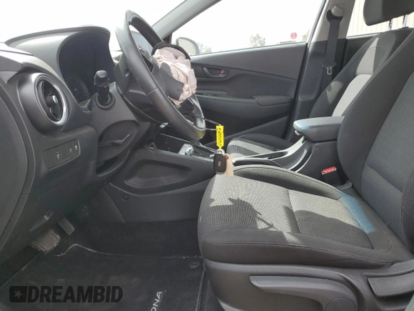 2022 Hyundai Kona SE with VIN KM8K2CAB2NU863916, listed as a Copart auction lot 68952394 with 33,708 mi miles and Salvage Title. Bid and sale history available at carsss.com. Image 7.
