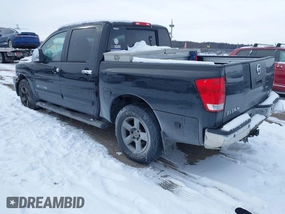 2005 Nissan Titan LE z VIN 1N6BA07B65N522944, wystawiony jako IAAI lot #41368097 z przebiegiem 63 688 mil mil oraz . Historia ofert i sprzedaży dostępna na DreamBid. Obrazek 3.
