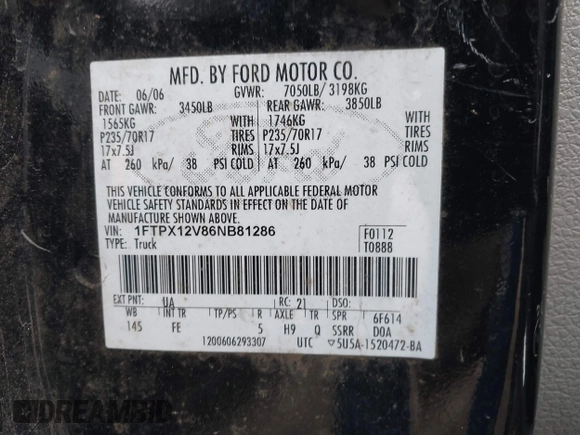 2006 Ford F-150 XL with VIN 1FTPX12V86NB81286, listed as a IAAI auction lot 41401439 with 282,561 mi miles. Bid and sale history available at carsss.com. Image 9.
