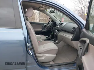 2007 Toyota RAV4 with VIN JTMBD33V675070198, listed as a IAAI auction lot 41987663 with 135,387 mi miles. Bid and sale history available at carsss.com. Image 5.