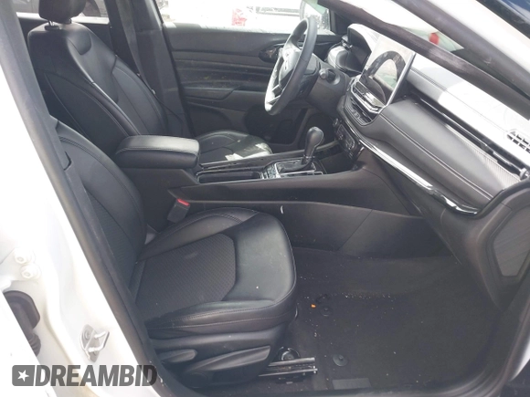 2022 Jeep Compass Latitude z VIN 3C4NJCBB6NT213502, wystawiony jako IAAI lot #41949094 z przebiegiem 11 090 mil mil oraz . Historia ofert i sprzedaży dostępna na DreamBid. Obrazek 5.