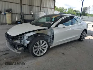 2020 Tesla Model 3 Long Range z VIN 5YJ3E1EB4LF638577, wystawiony jako Copart lot #54009085 z przebiegiem 42 788 mil mil oraz Szkody całkowita. Historia ofert i sprzedaży dostępna na DreamBid. Obrazek 1.