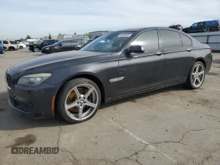 2012 BMW 7 Series 750i z VIN WBAKA8C58CDS99694, wystawiony jako Copart lot #46828435 z przebiegiem 131 458 mil mil oraz Szkoda całkowita • Salvage title. Historia ofert i sprzedaży dostępna na DreamBid. Obrazek 1.