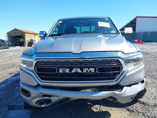 2019 Ram 1500 Limited z VIN 1C6SRFHT3KN755009, wystawiony jako IAAI lot #41807556 z przebiegiem 38 686 mil mil oraz . Historia ofert i sprzedaży dostępna na DreamBid. Obrazek 12.