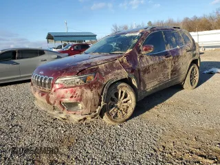 2019 Jeep Cherokee Latitude Plus with VIN 1C4PJLLX8KD384076, listed as a Copart auction lot 48069685 with 76,468 mi miles and Salvage Title. Bid and sale history available at carsss.com. Image 1.
