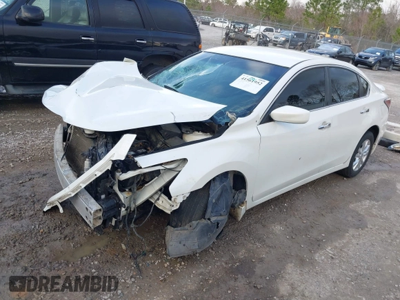 2015 Nissan Altima 2.5 S with VIN 1N4AL3AP8FC160830, listed as a IAAI auction lot 41561952 with 209,134 mi miles. Bid and sale history available at carsss.com. Image 2.
