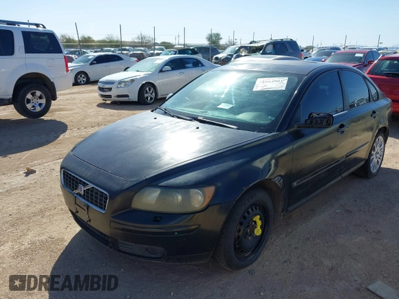 2005 Volvo S40 with VIN YV1MS682952077556, listed as a IAAI auction lot 41664901 with 1 mi miles. Bid and sale history available at carsss.com. Image 2.