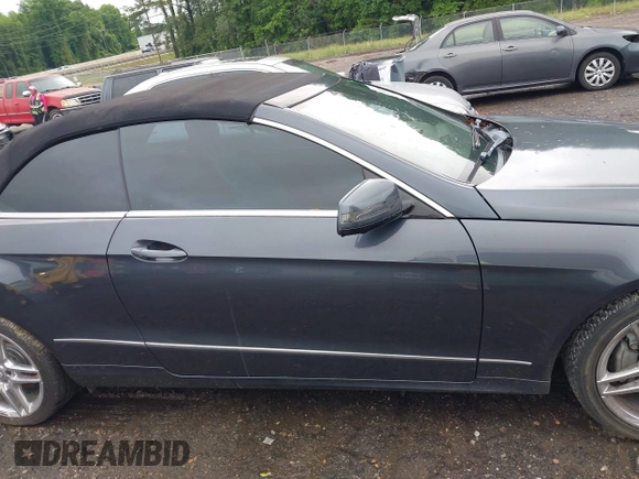 2014 Mercedes-Benz E 350 with VIN WDDKK5KF8EF237492, listed as a IAAI auction lot 42240593 with 83,775 mi miles and . Bid and sale history available at DreamBid. Image 12.