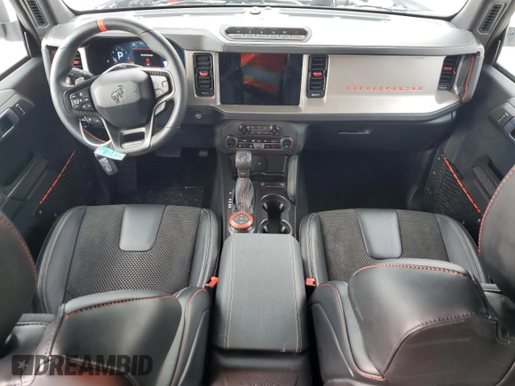 2024 Ford Bronco Raptor z VIN 1FMEE0RR0RLA38568, wystawiony jako Copart lot #41810505 z przebiegiem 168 mil mil oraz Szkoda całkowita • Salvage title. Historia ofert i sprzedaży dostępna na DreamBid. Obrazek 8.