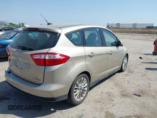 2017 Ford C-Max SE z VIN 1FADP5AU7HL117831, wystawiony jako IAAI lot #42034045 z przebiegiem 124 014 mil mil oraz . Historia ofert i sprzedaży dostępna na DreamBid. Obrazek 4.