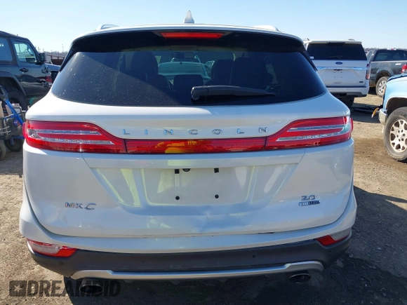 2015 Lincoln MKC z VIN 5LMCJ1A94FUJ13781, wystawiony jako IAAI lot #41761324 z przebiegiem 139 196 mil mil oraz . Historia ofert i sprzedaży dostępna na DreamBid. Obrazek 16.