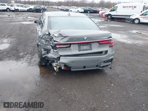 2020 BMW 7 Series 750i xDrive with VIN WBA7U2C04LGM27104, listed as a IAAI auction lot 41757796 with 10,174 mi miles and . Bid and sale history available at carsss.com. Image 17.