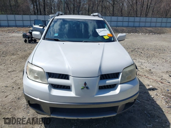 2005 Mitsubishi Outlander XLS with VIN JA4LX41F55U004879, listed as a IAAI auction lot 41835968 with 212,199 mi miles. Bid and sale history available at carsss.com. Image 12.